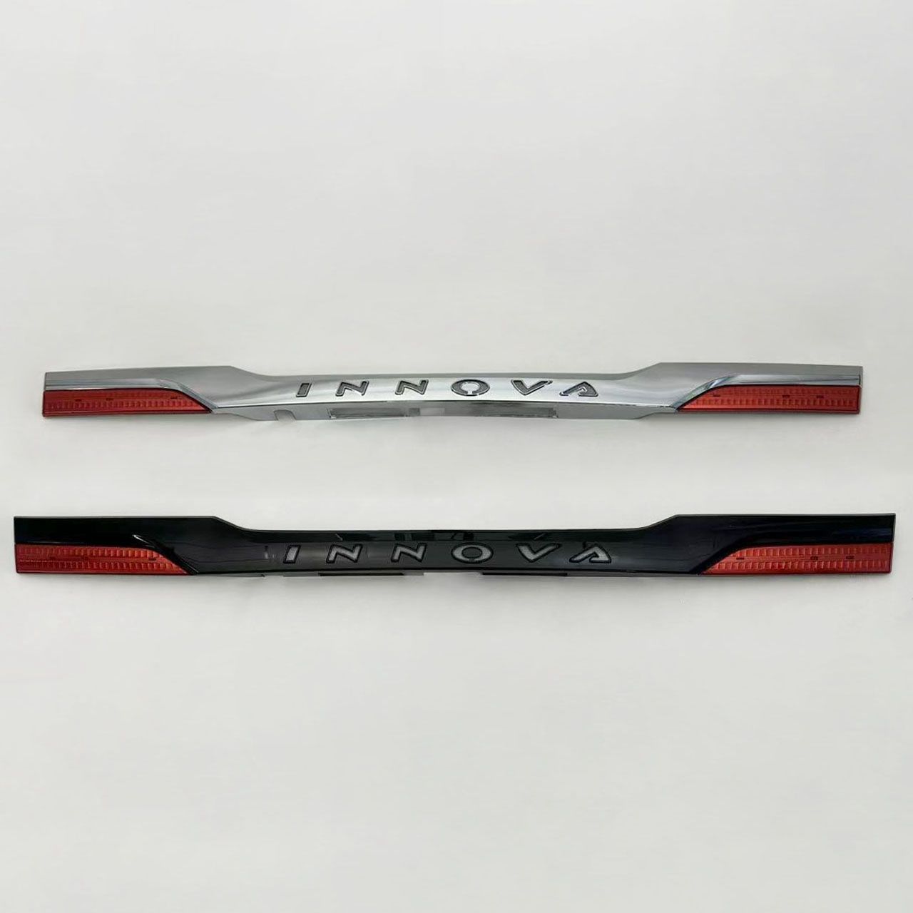 Toyota Innova Crysta T4 Trunk Light Garnish, image 1